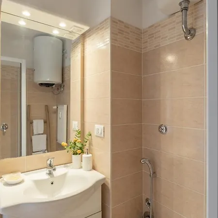 Iflat Cozy A Few Steps From Colosseo * روما